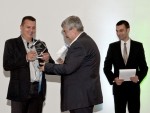 Отляво надясно: Цанко Цонев - собственик на "Планета 98" ЕООД, Емил Хърсев - член на журито на "Най-добра българска фирма", Спас Кьосев - водещ на церемонията